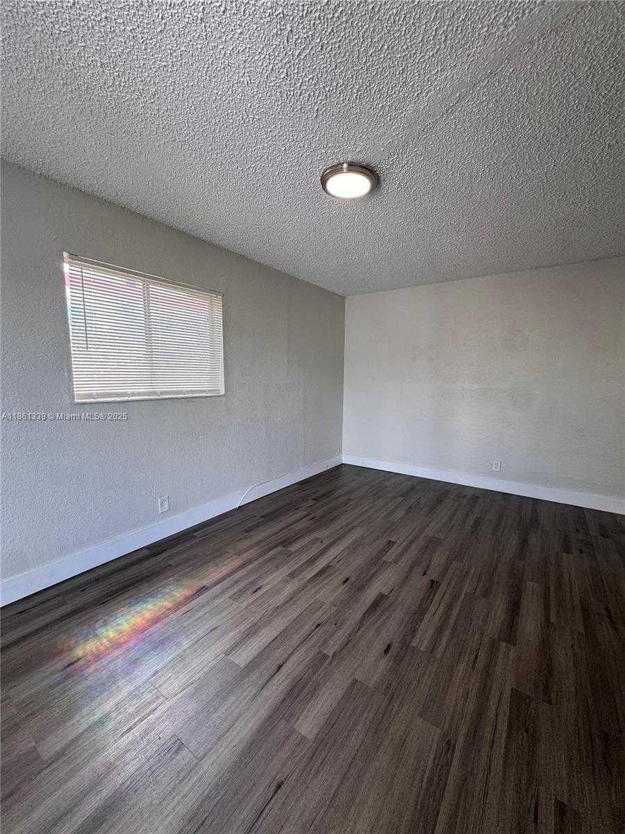 Small Image of 2150 MADISON ST #1, Hollywood Number 3