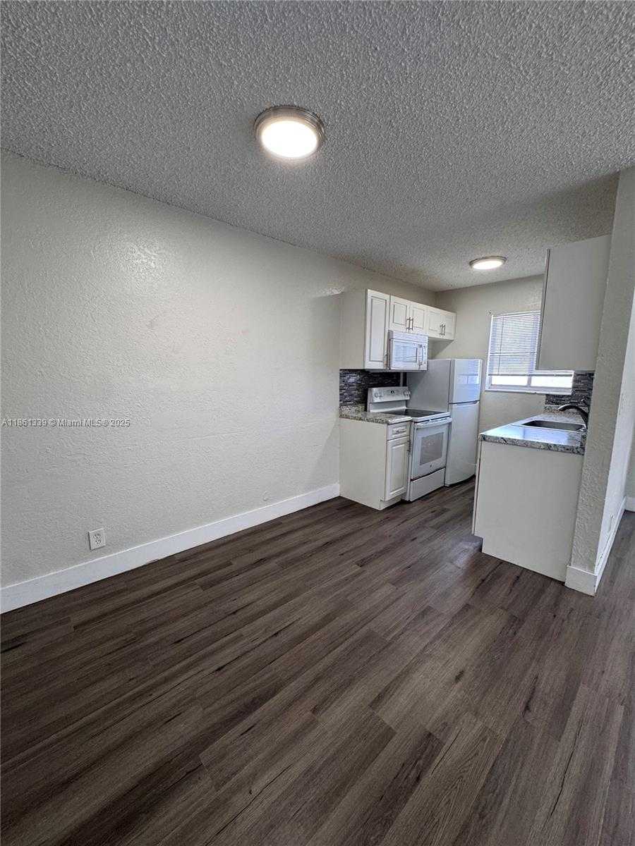 Small Image of 2150 MADISON ST #1, Hollywood Number 4