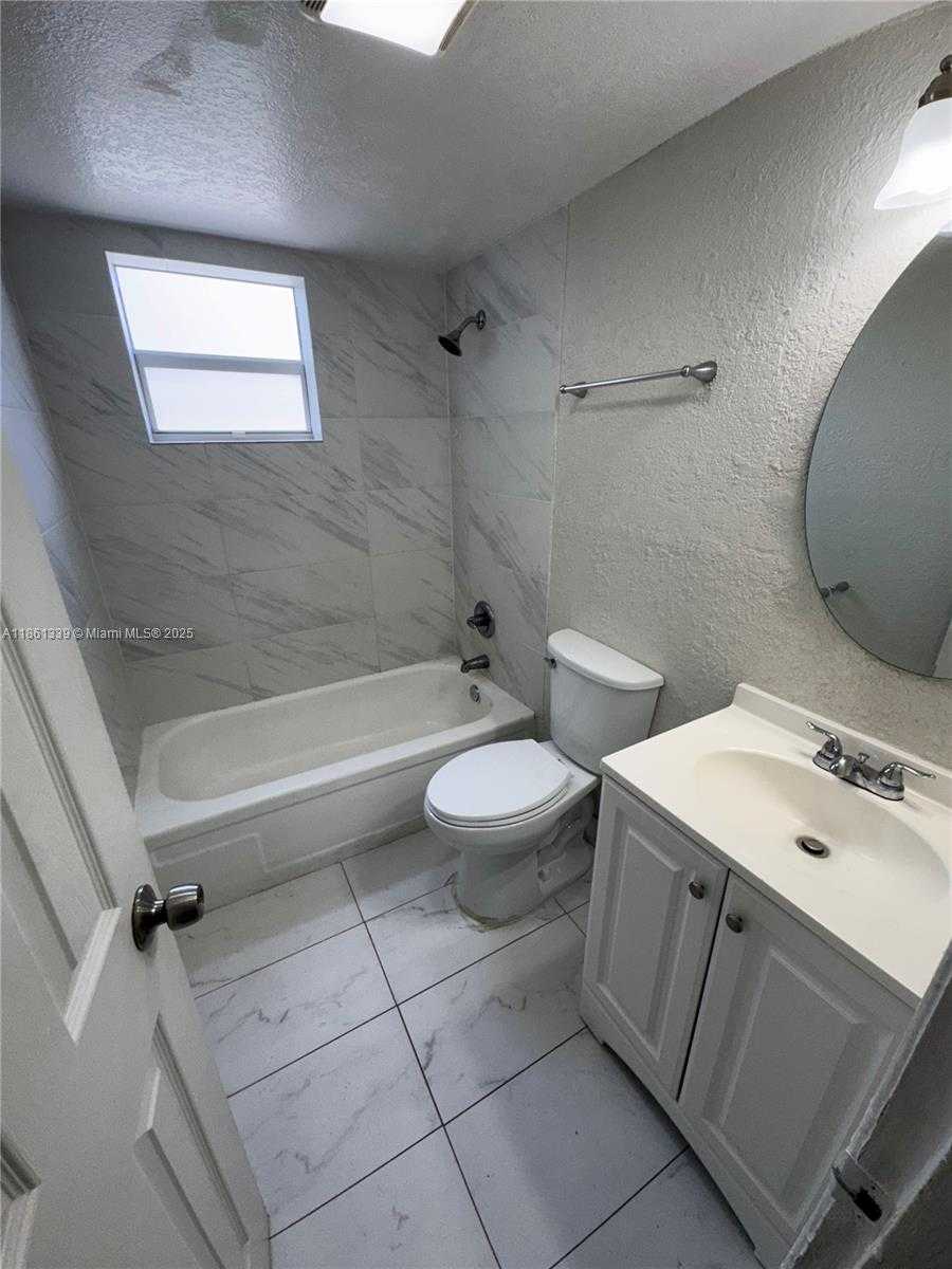 Small Image of 2150 MADISON ST #1, Hollywood Number 5