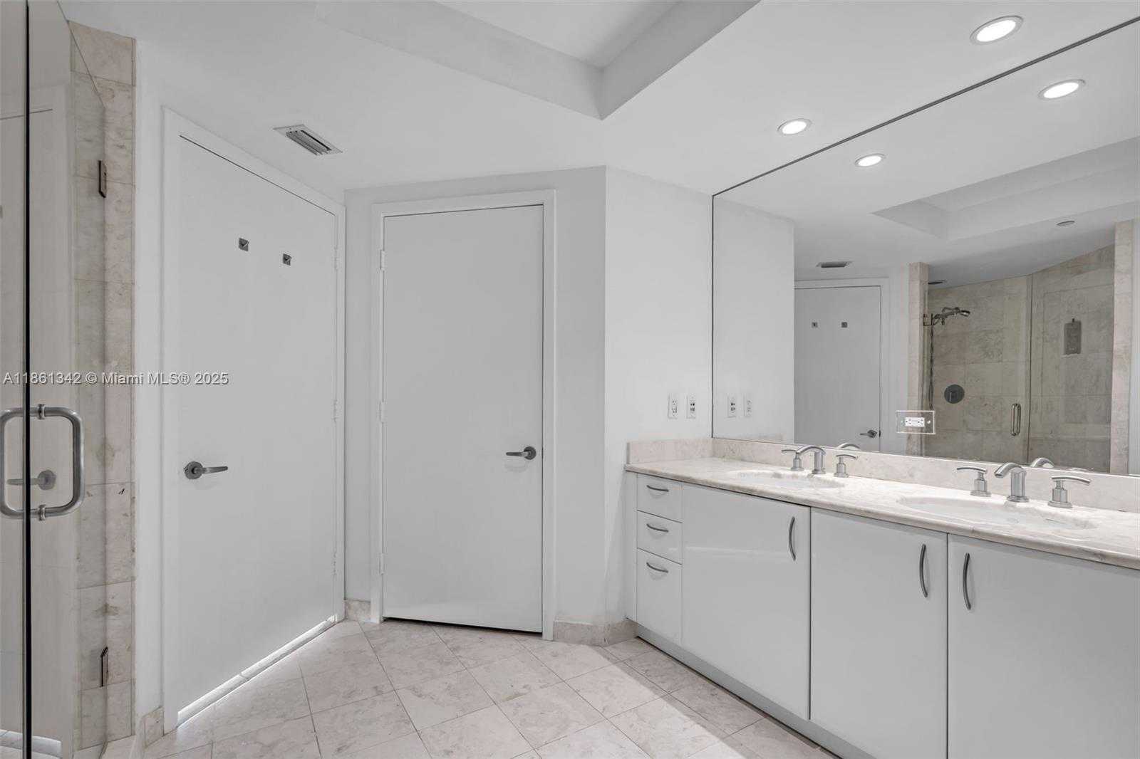 Small Image of 1331 BRICKELL BAY DR #1201, Miami Number 16