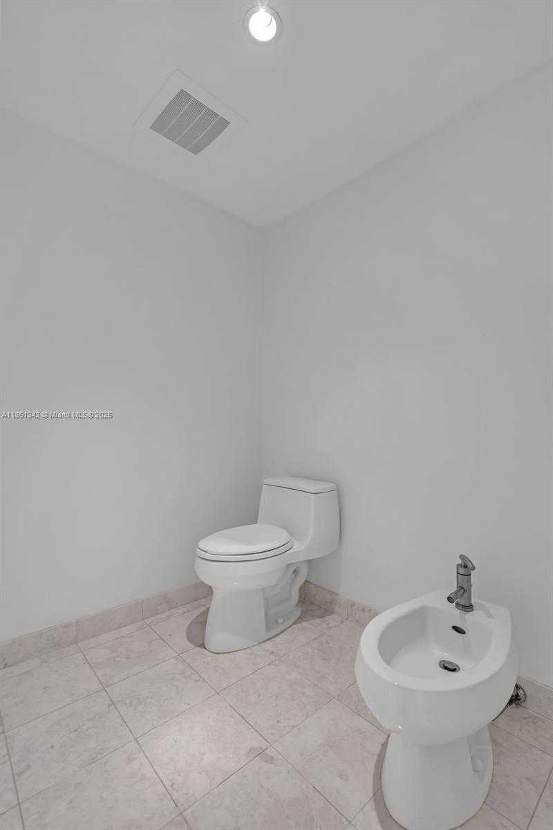 Small Image of 1331 BRICKELL BAY DR #1201, Miami Number 17