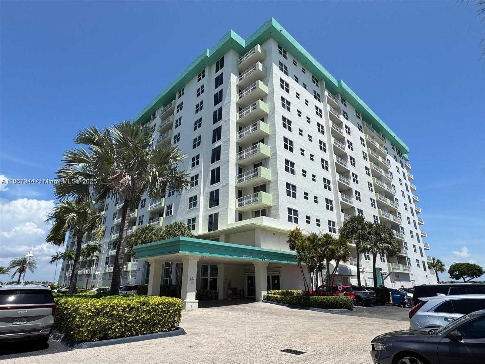 Small Image of 10350 WEST BAY HARBOR DR #3S, Bay Harbor Islands Number 29