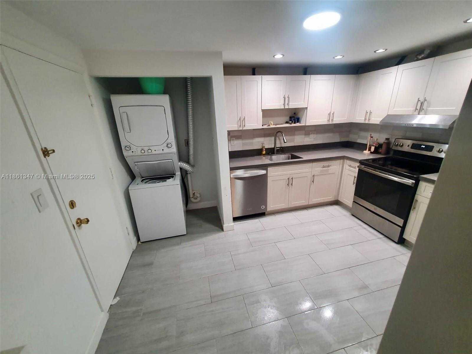 Small Image of 1501 SOUTH OCEAN DR #205, Hollywood Number 12