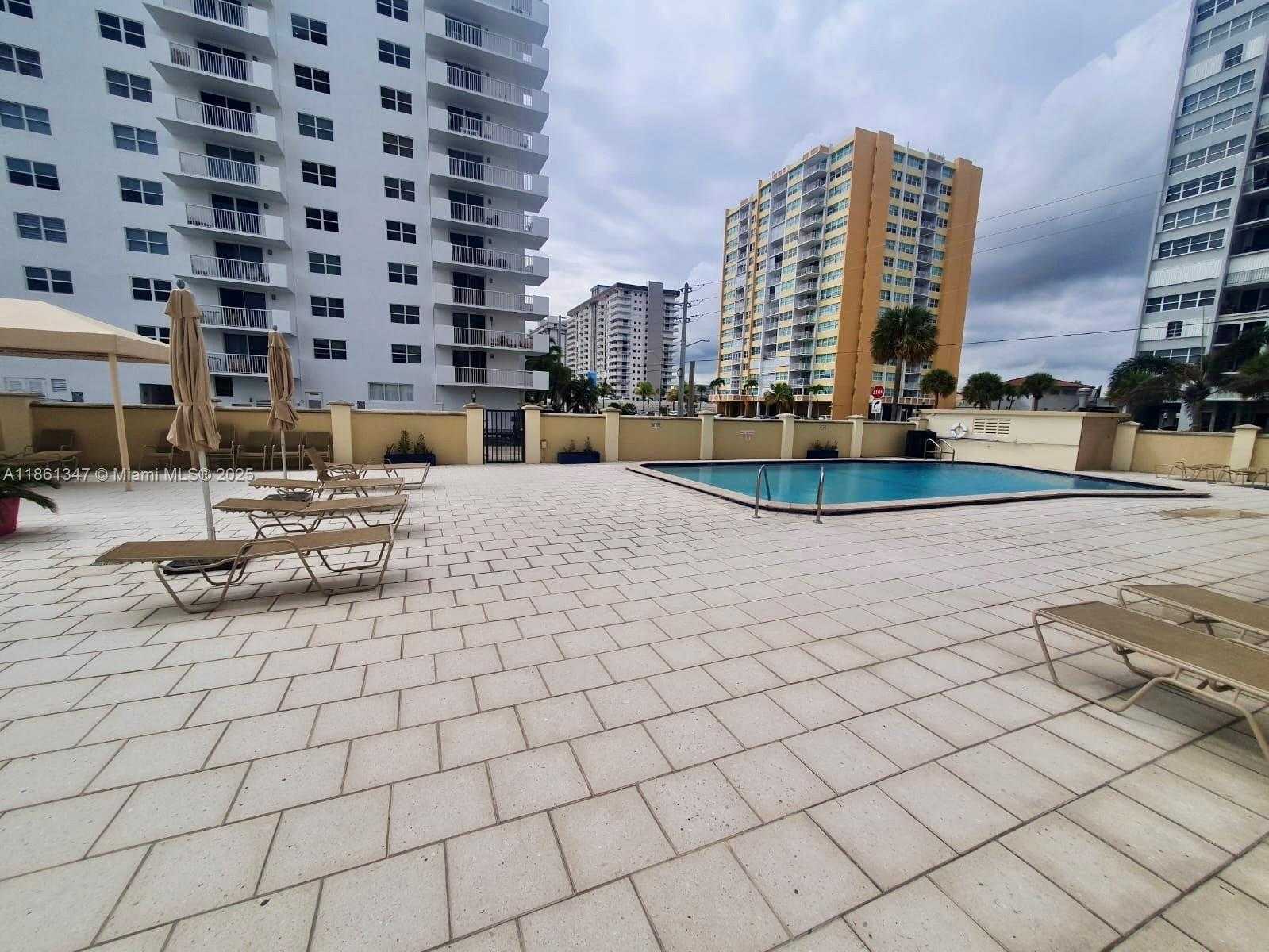 Small Image of 1501 SOUTH OCEAN DR #205, Hollywood Number 2
