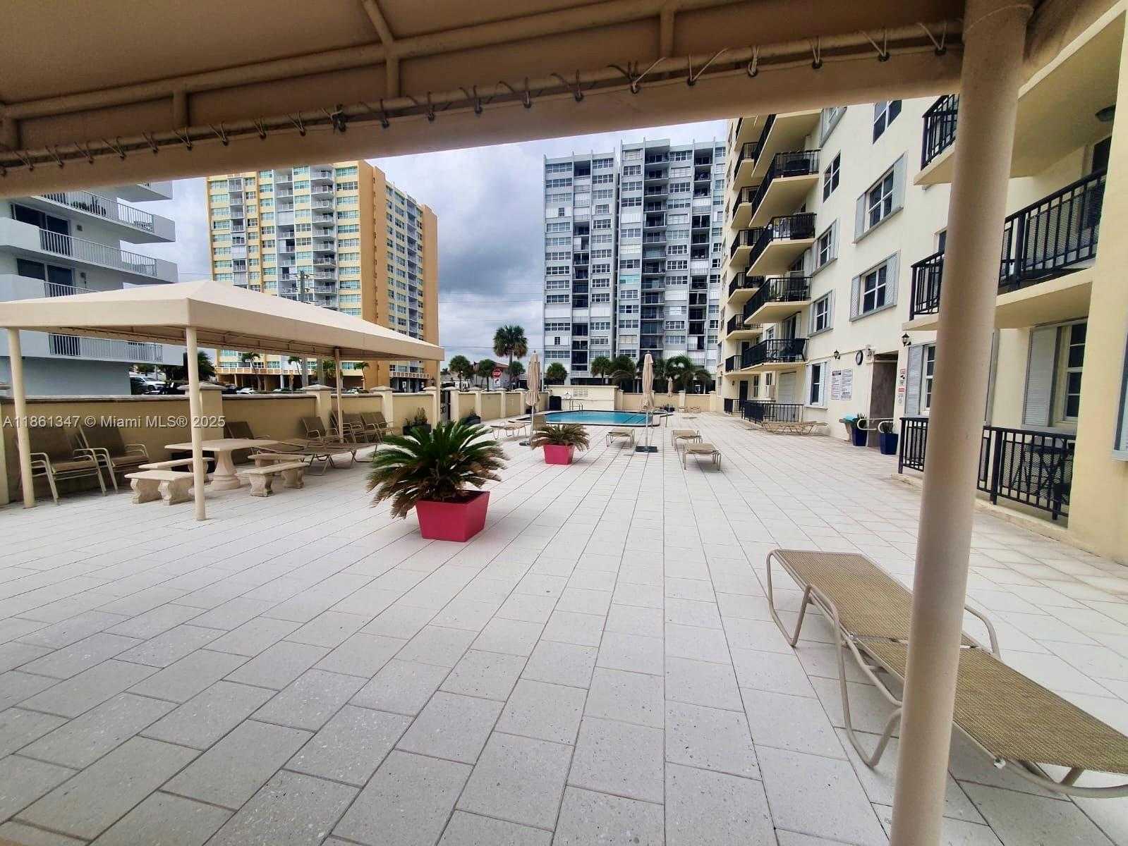 Small Image of 1501 SOUTH OCEAN DR #205, Hollywood Number 3