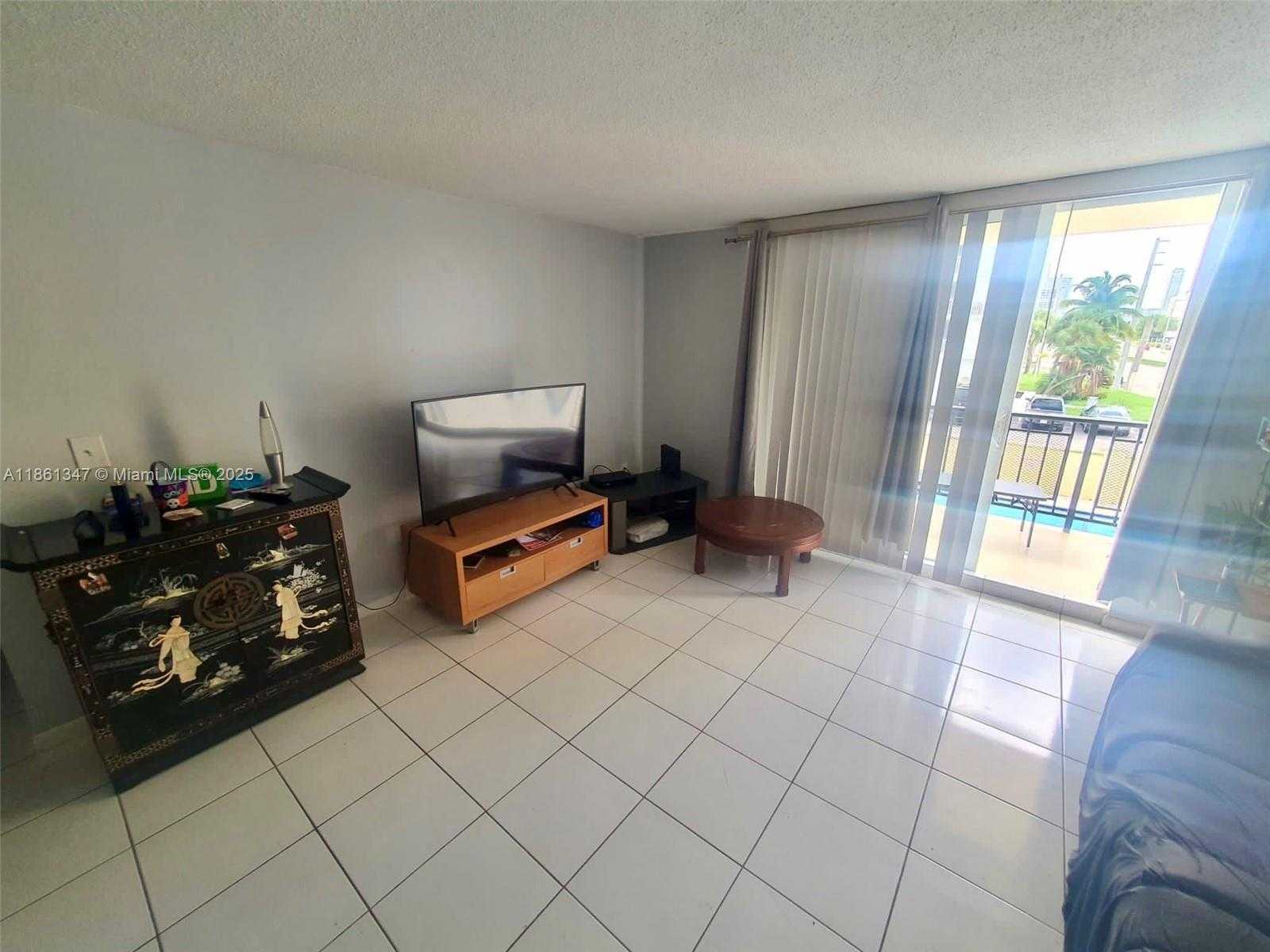 Small Image of 1501 SOUTH OCEAN DR #205, Hollywood Number 8