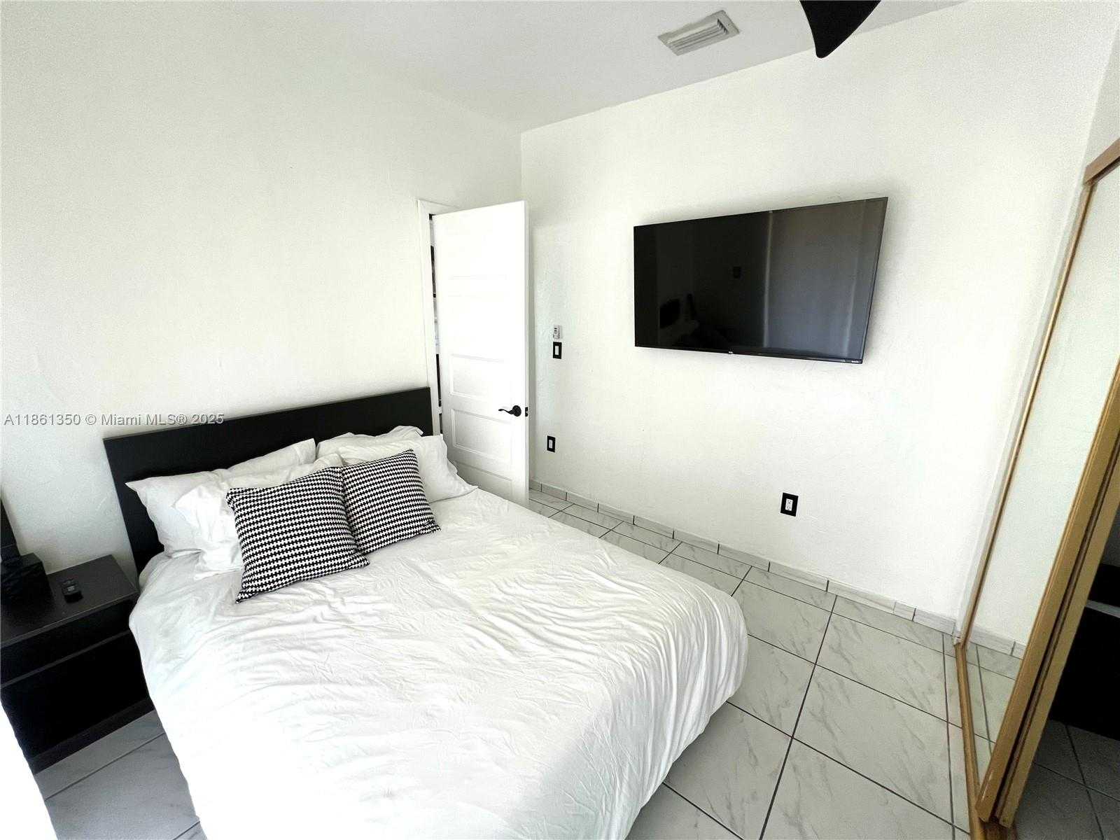 Small Image of 2235 SOUTH WEST 23RD AVE, Miami Number 11