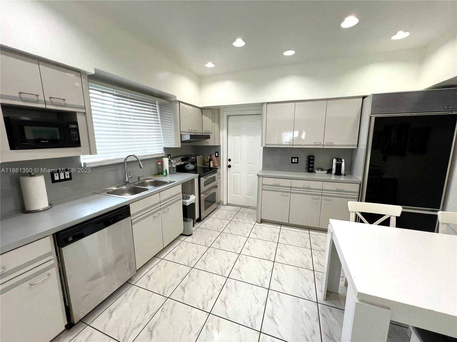 Small Image of 2235 SOUTH WEST 23RD AVE, Miami Number 6