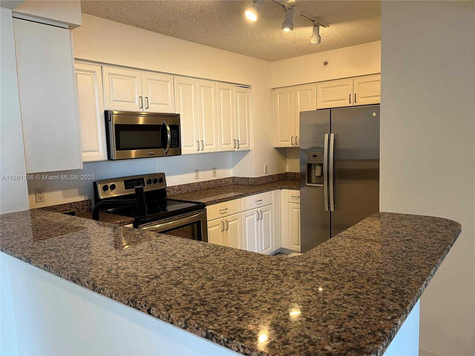 Small Image of 1155 BRICKELL BAY DR #904, Miami Number 3