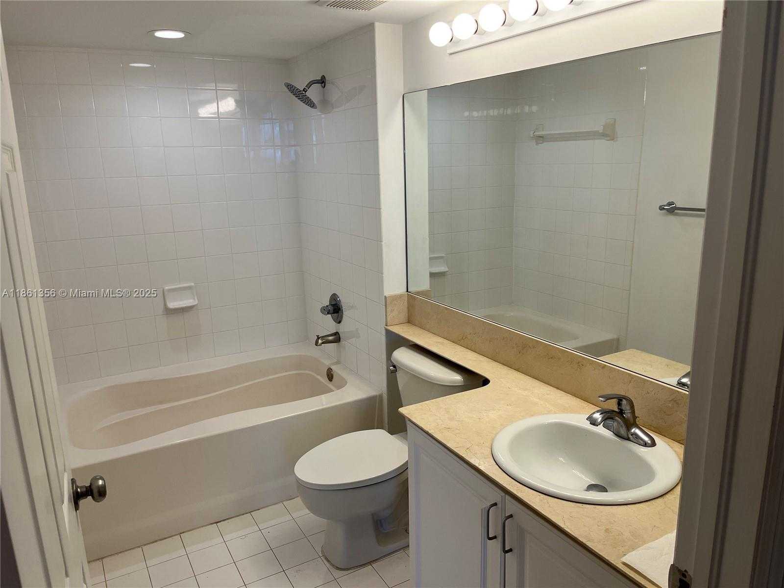 Small Image of 1155 BRICKELL BAY DR #904, Miami Number 6