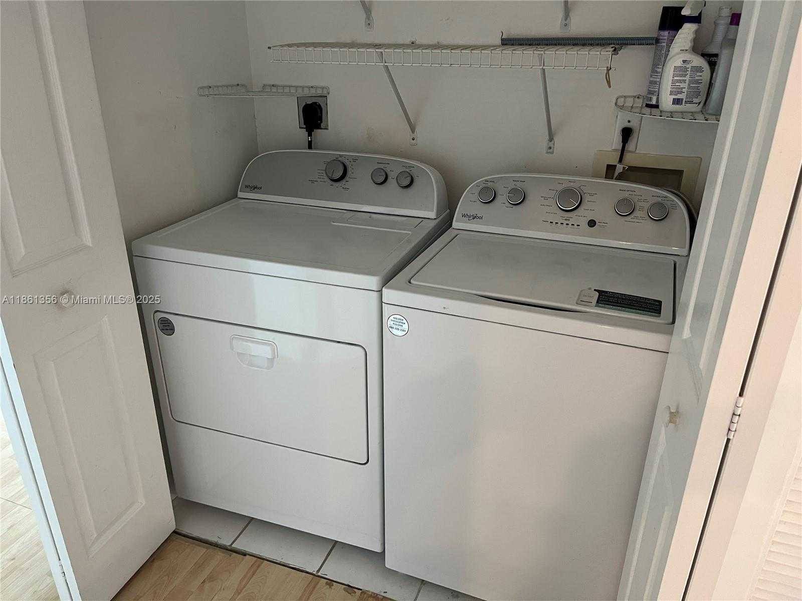 Small Image of 1155 BRICKELL BAY DR #904, Miami Number 7
