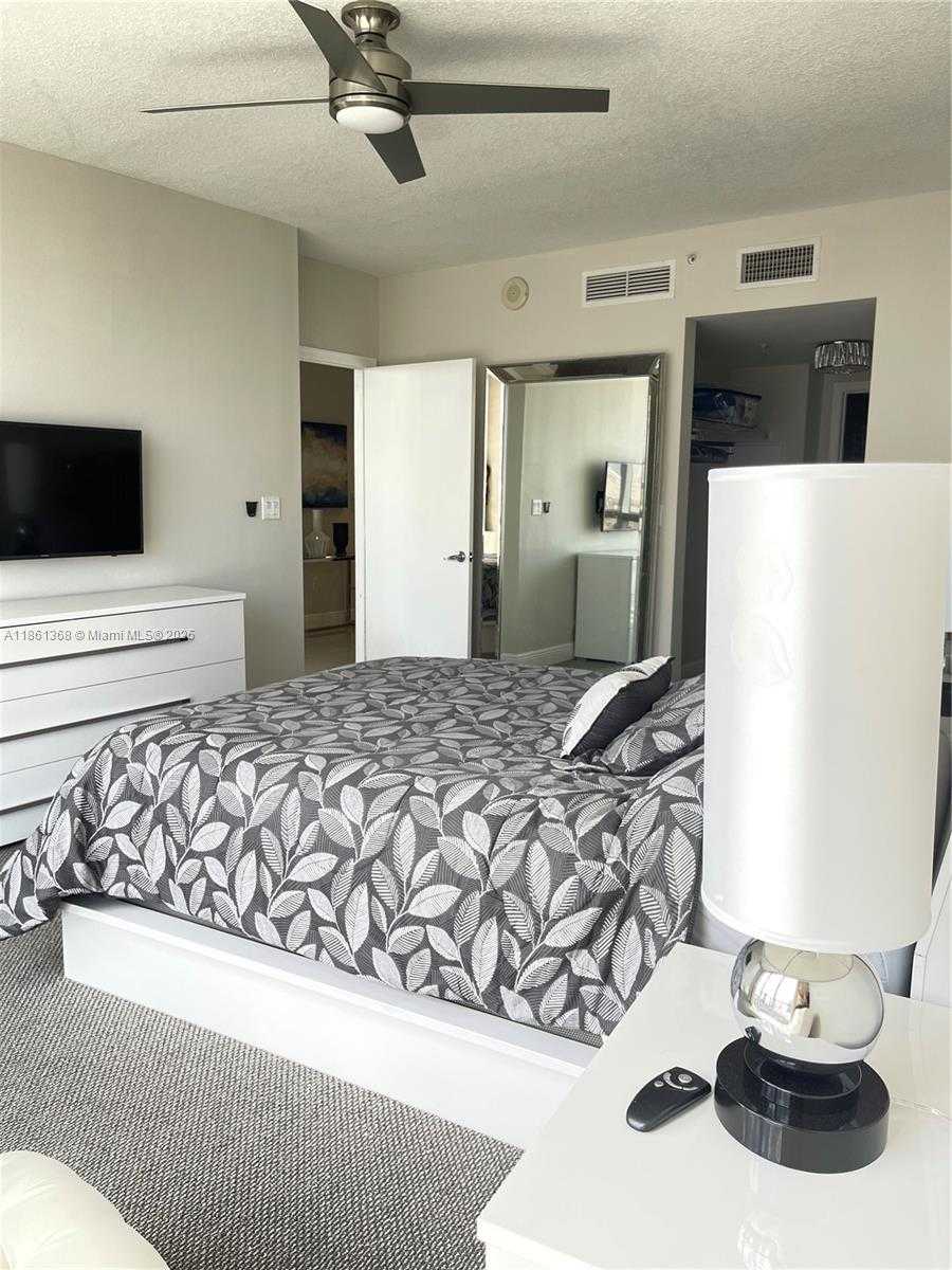 Small Image of 1750 NORTH BAYSHORE DR #1414, Miami Number 14