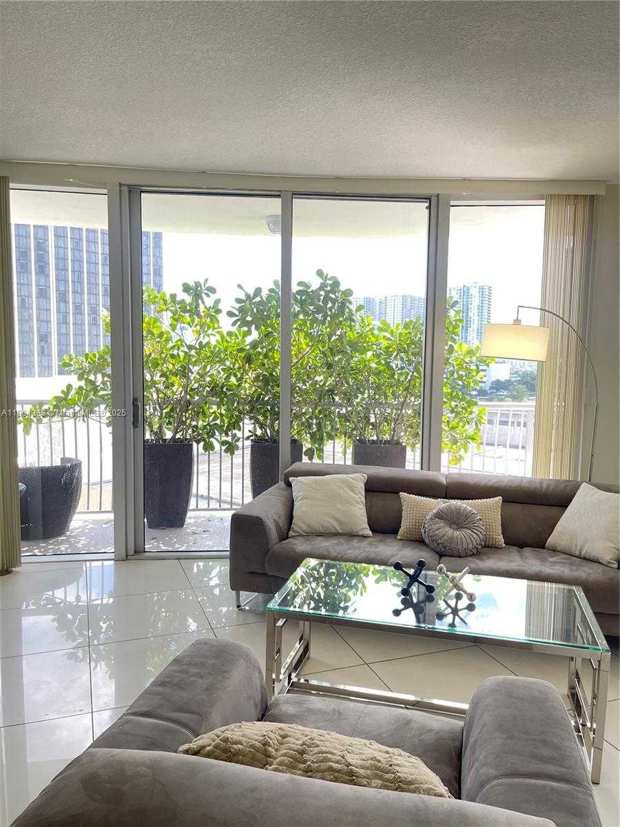 Small Image of 1750 NORTH BAYSHORE DR #1414, Miami Number 2