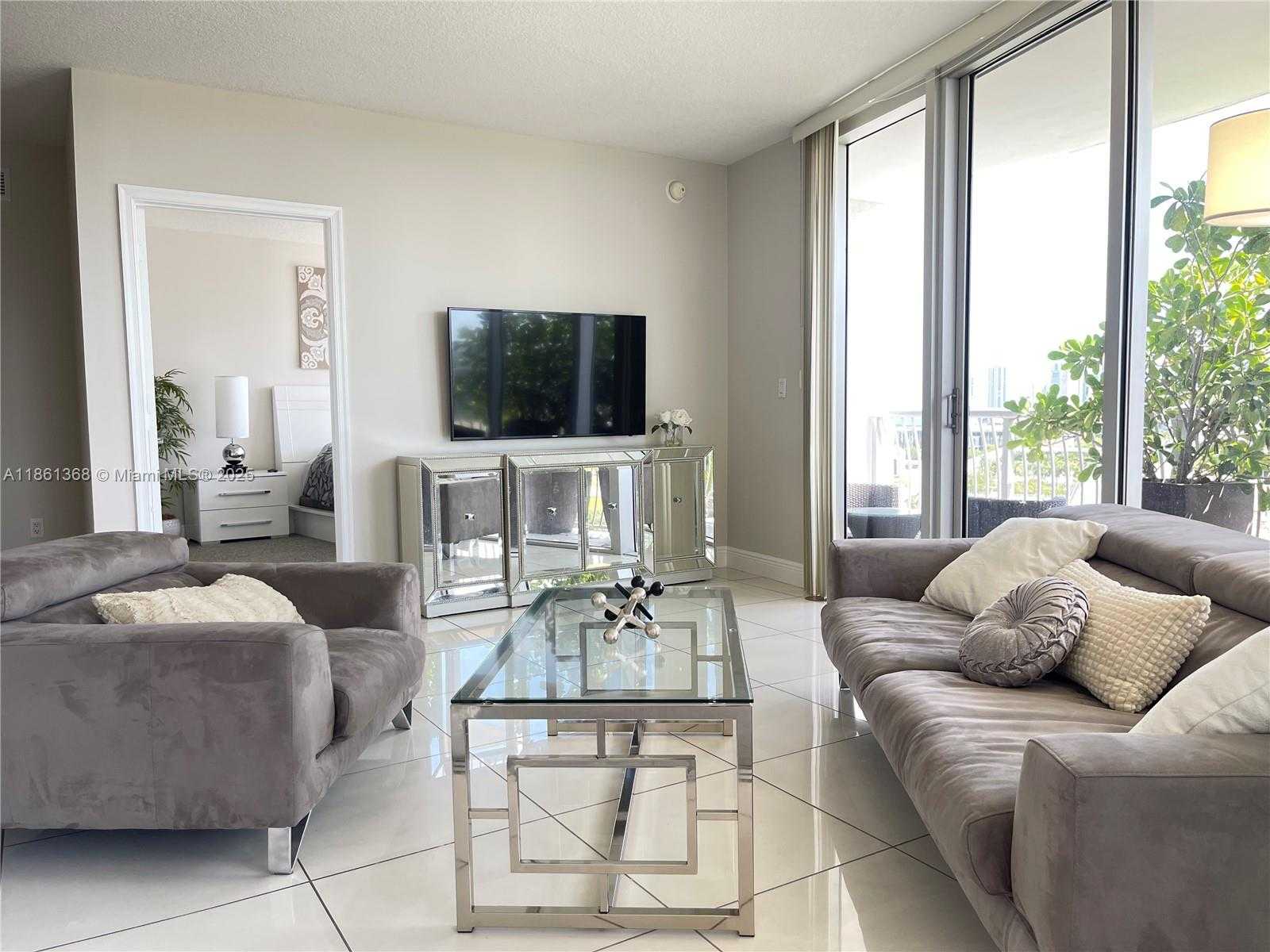 Small Image of 1750 NORTH BAYSHORE DR #1414, Miami Number 3