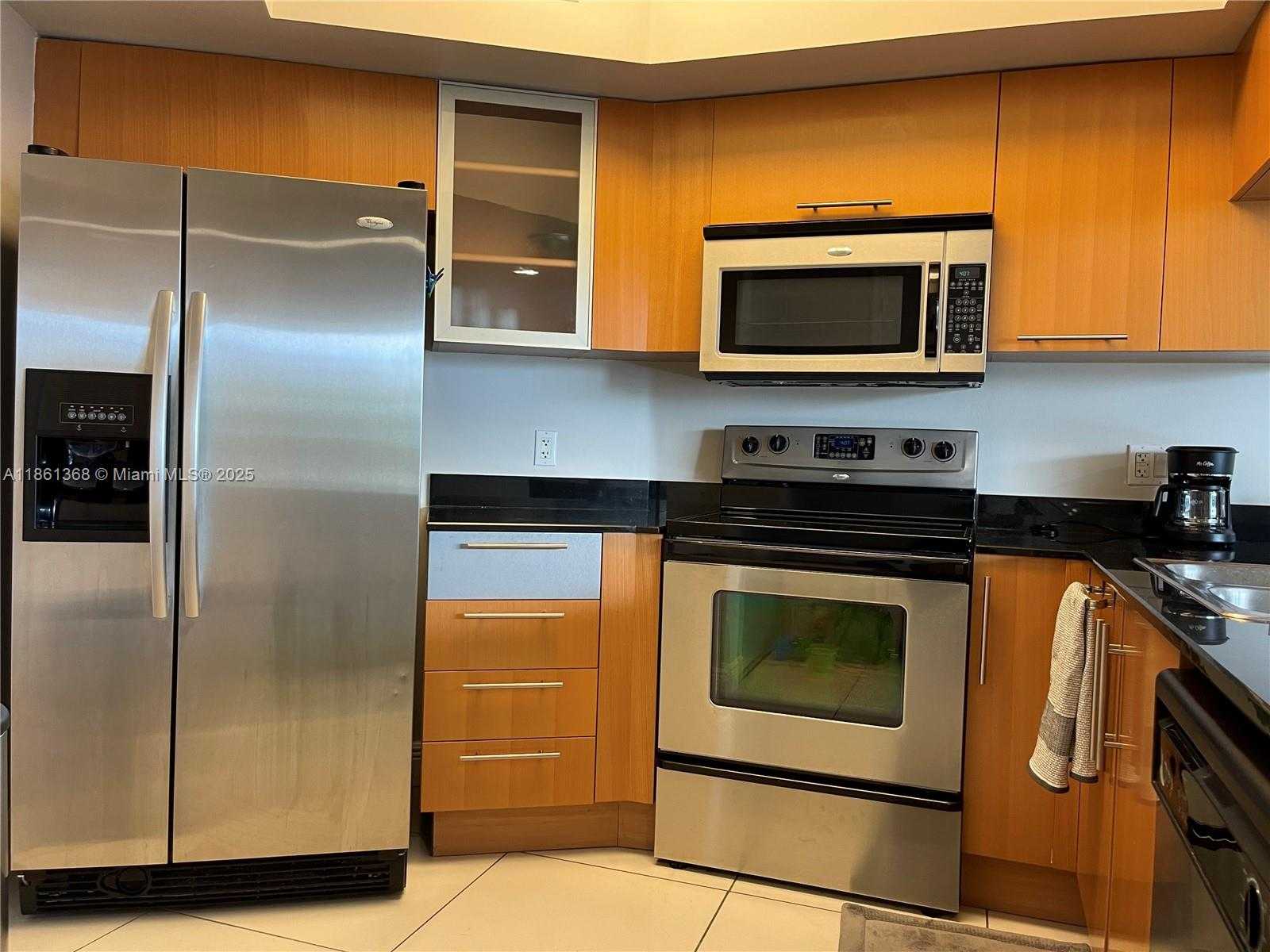 Small Image of 1750 NORTH BAYSHORE DR #1414, Miami Number 7