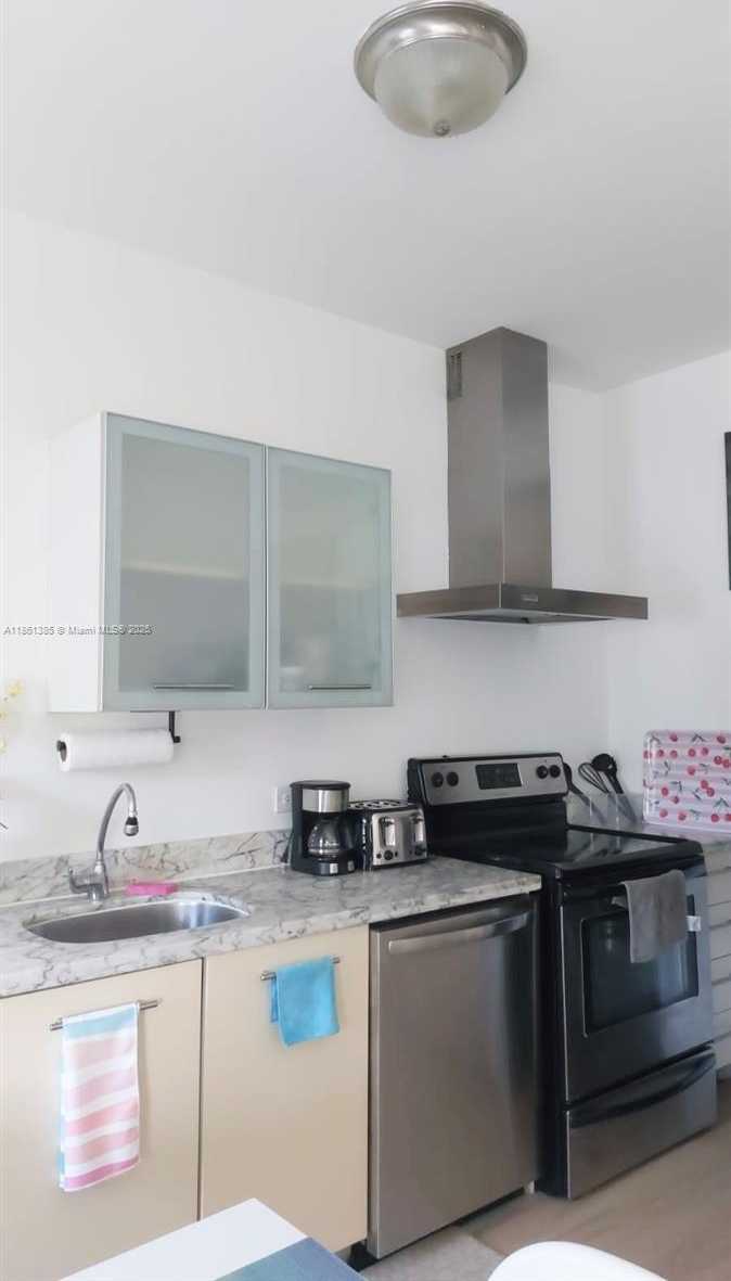 Small Image of 1358 PENNSYLVANIA AVE #301, Miami Beach Number 3