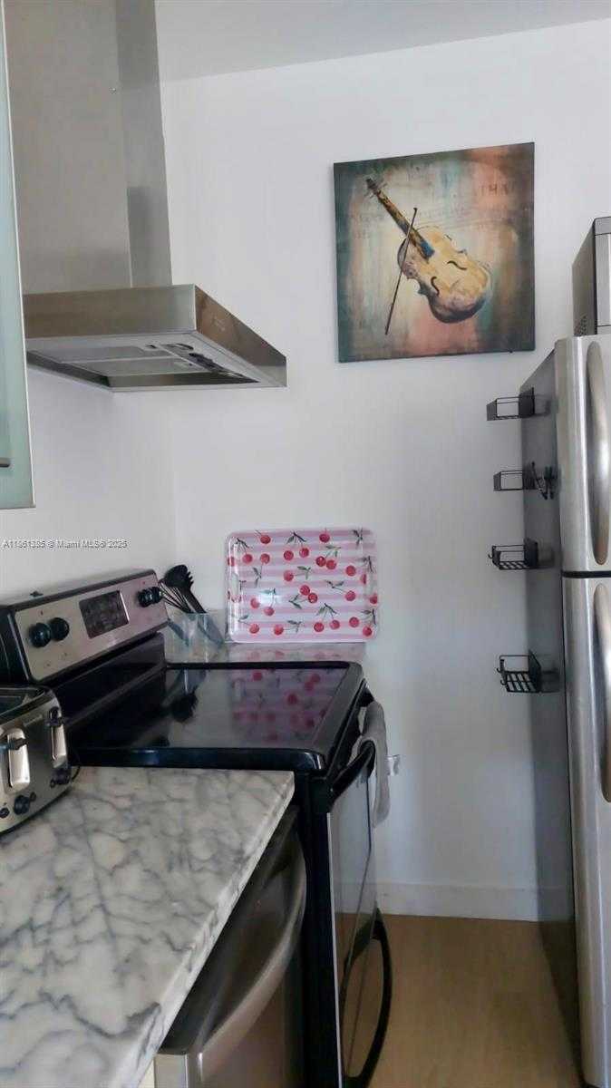 Small Image of 1358 PENNSYLVANIA AVE #301, Miami Beach Number 4