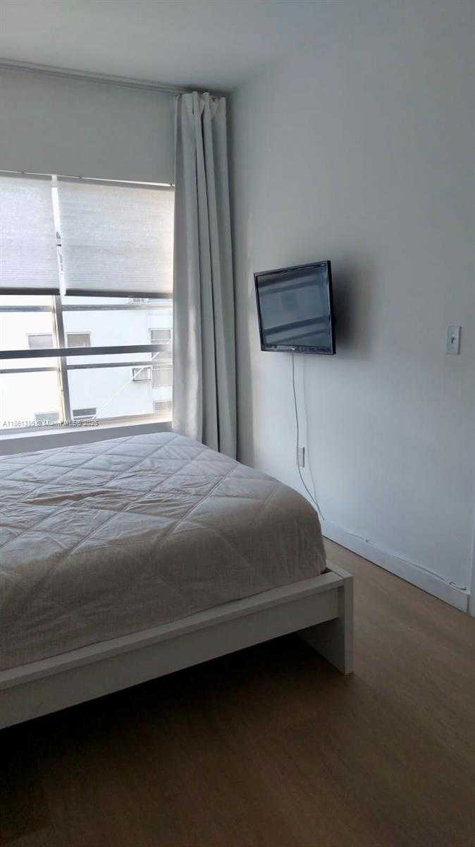 Small Image of 1358 PENNSYLVANIA AVE #301, Miami Beach Number 8