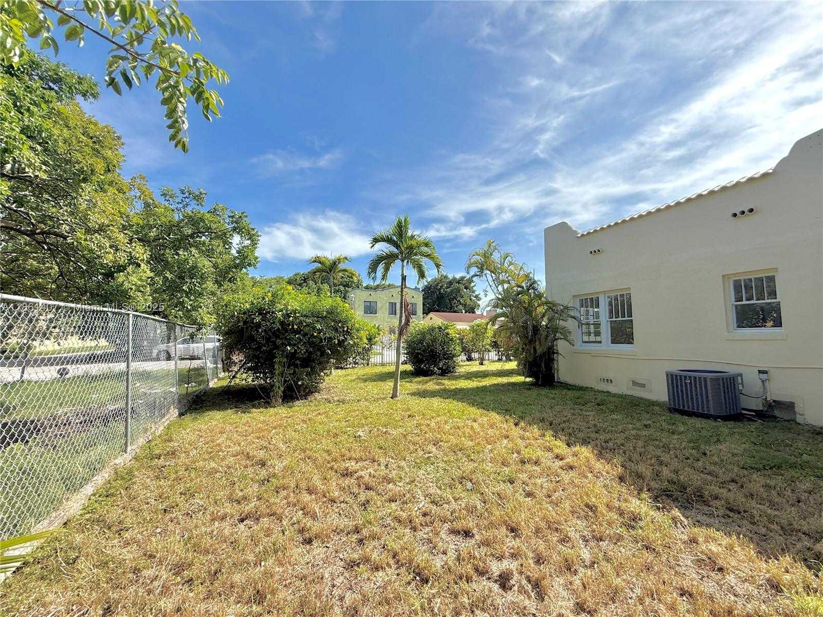 Small Image of 651 NORTH WEST 47TH TER, Miami Number 15