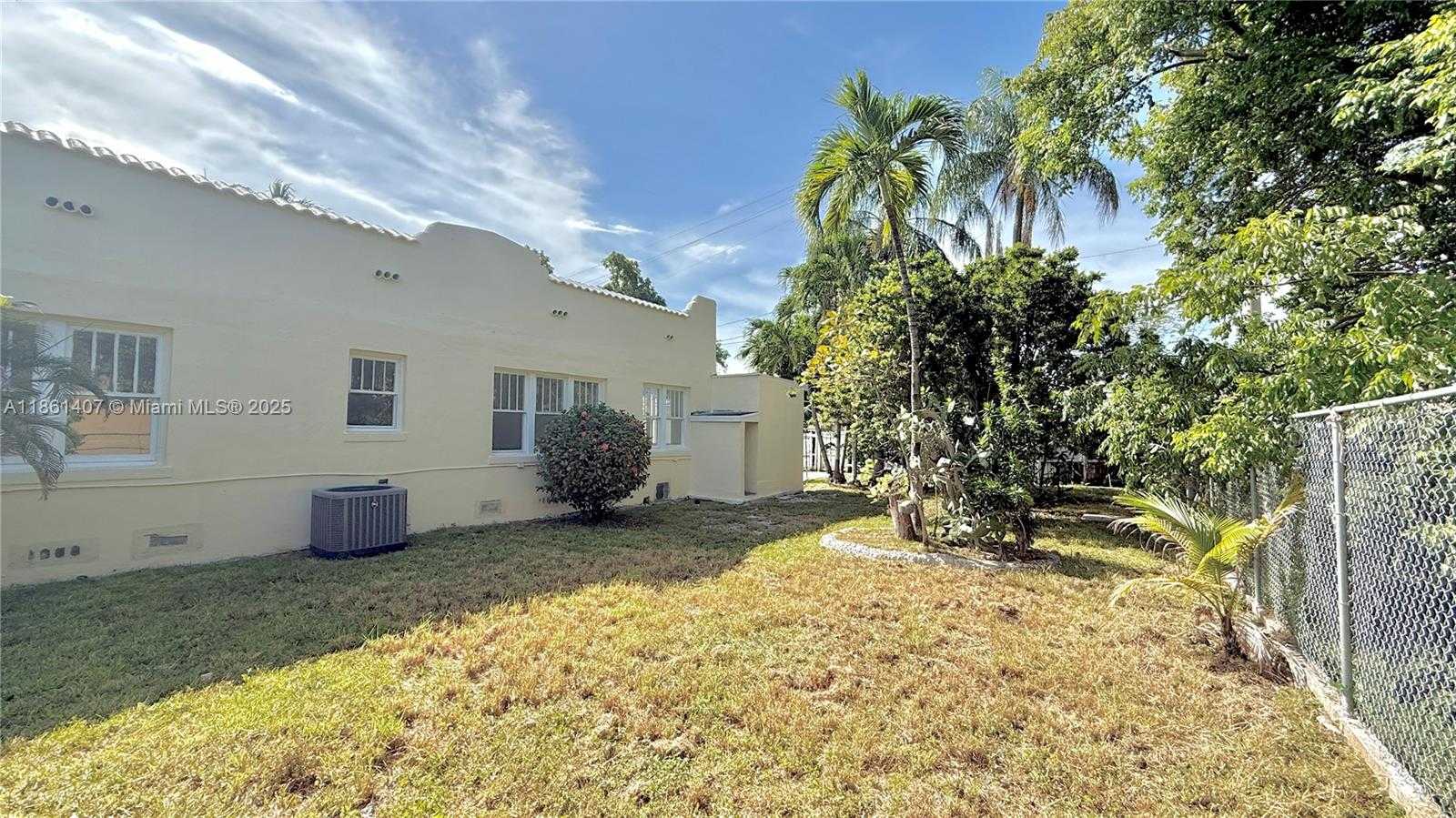 Small Image of 651 NORTH WEST 47TH TER, Miami Number 18