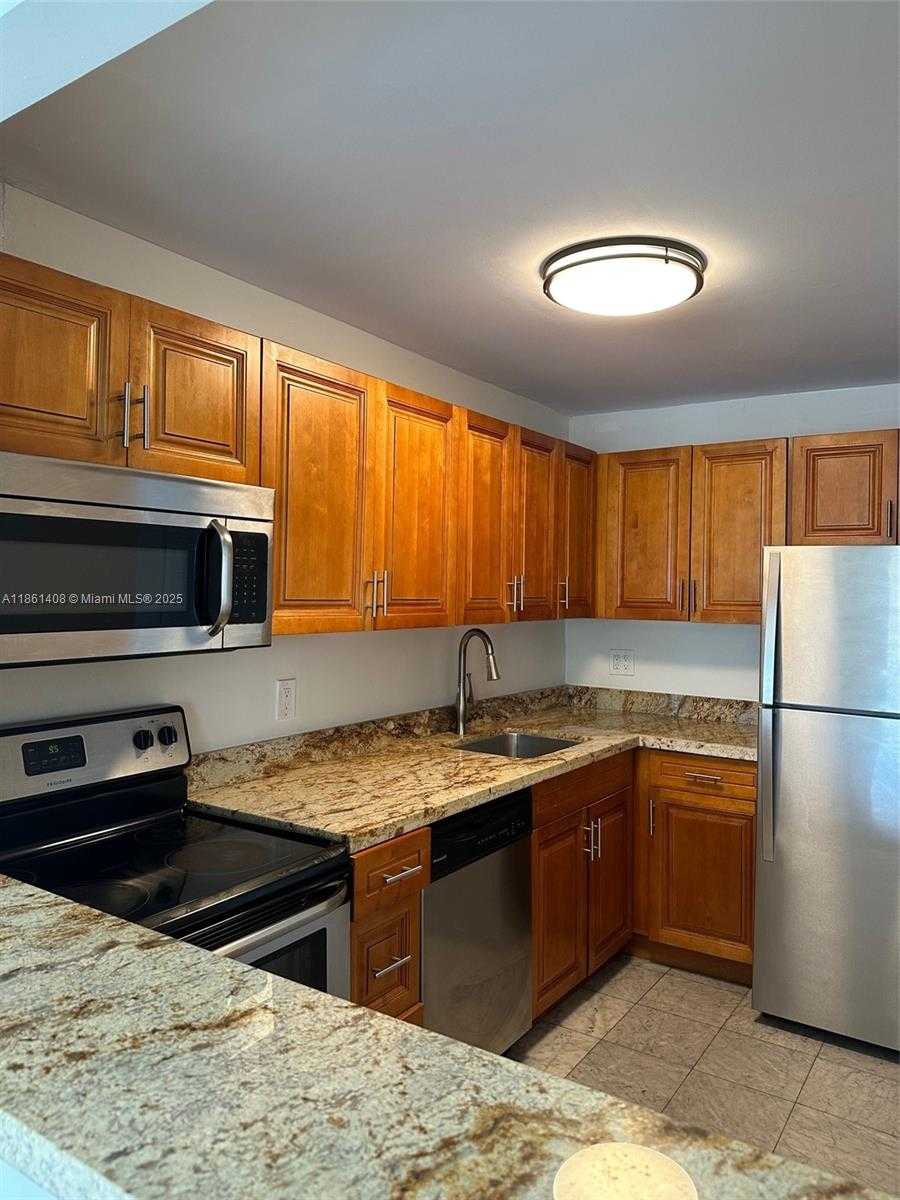 Small Image of 4101 INDIAN CREEK DR #506, Miami Beach Number 14