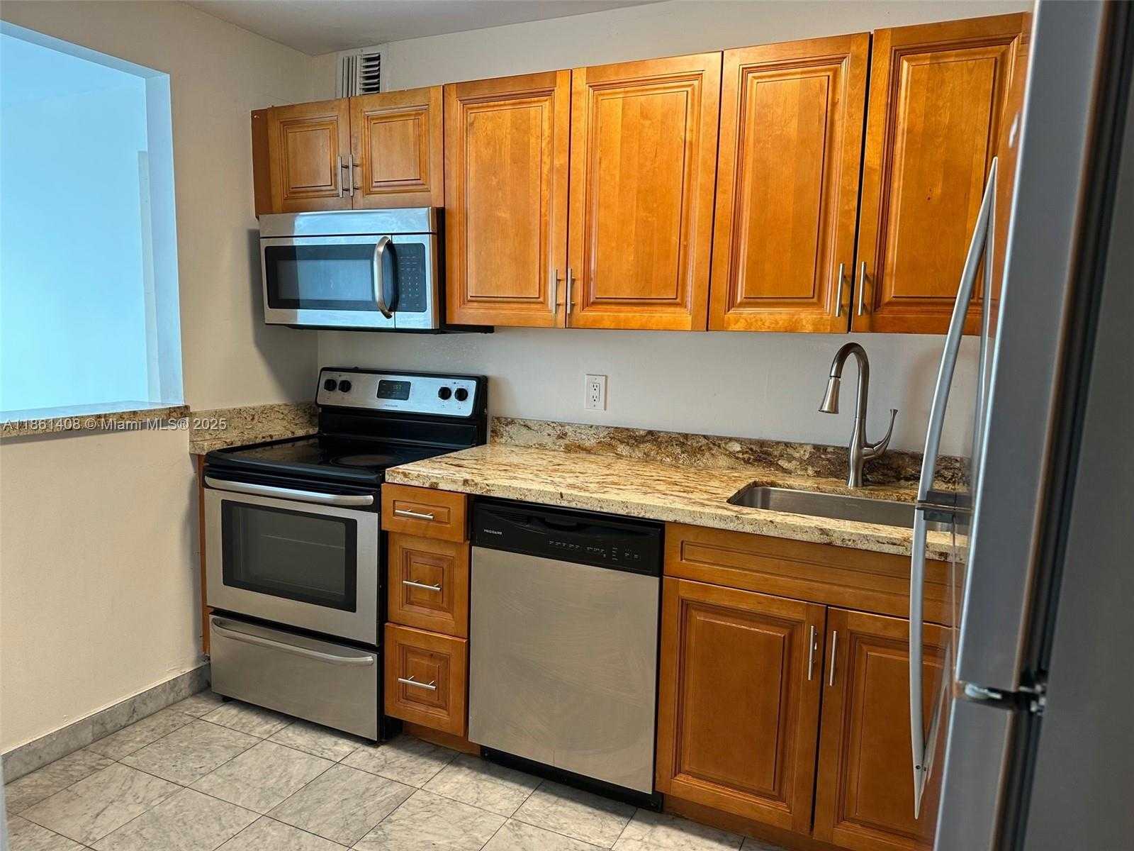 Small Image of 4101 INDIAN CREEK DR #506, Miami Beach Number 15
