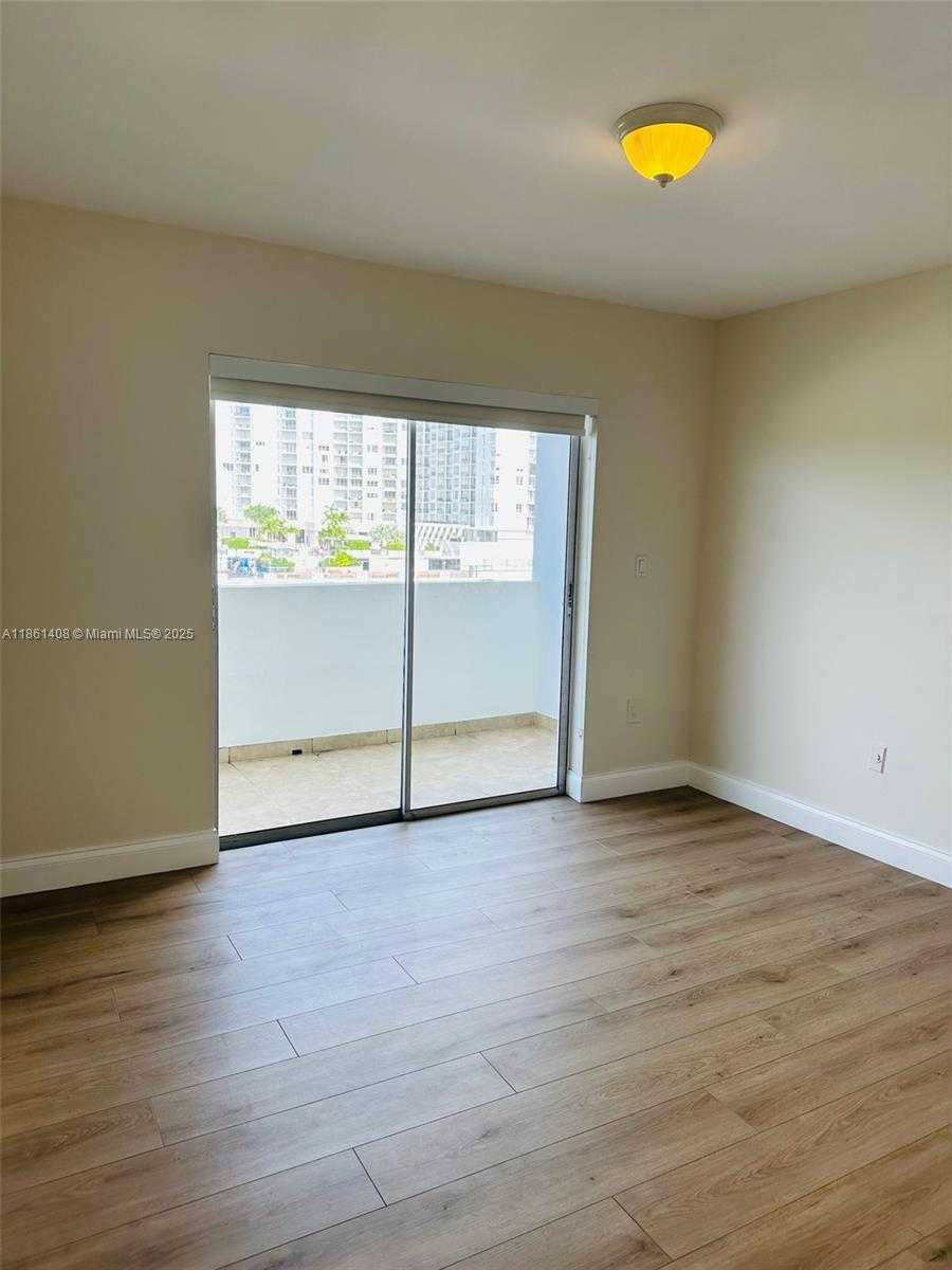 Small Image of 4101 INDIAN CREEK DR #506, Miami Beach Number 17