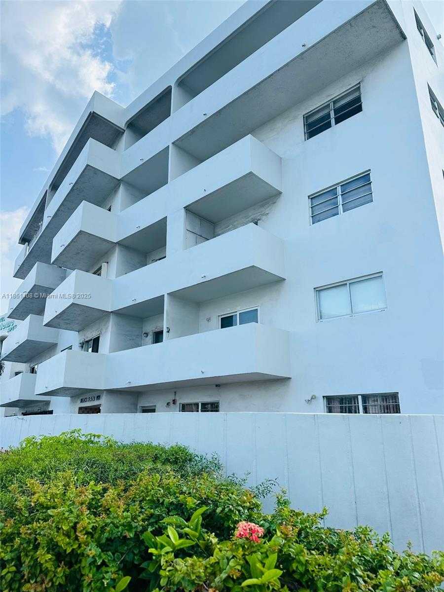 Small Image of 4101 INDIAN CREEK DR #506, Miami Beach Number 2