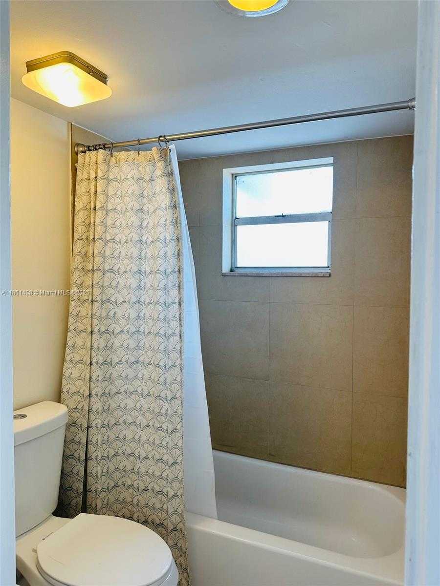 Small Image of 4101 INDIAN CREEK DR #506, Miami Beach Number 21