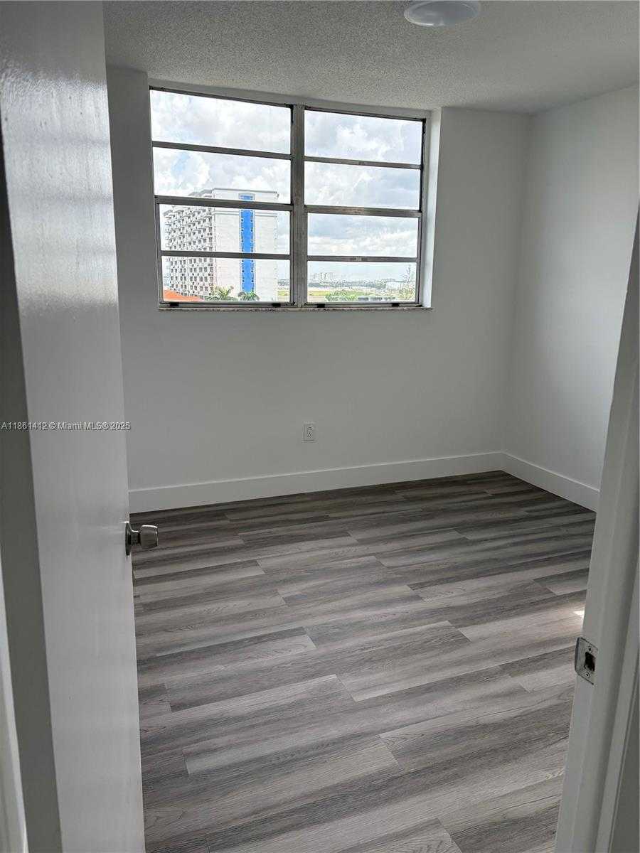 Small Image of 5050 NORTH WEST 7TH ST #PH1, Miami Number 17