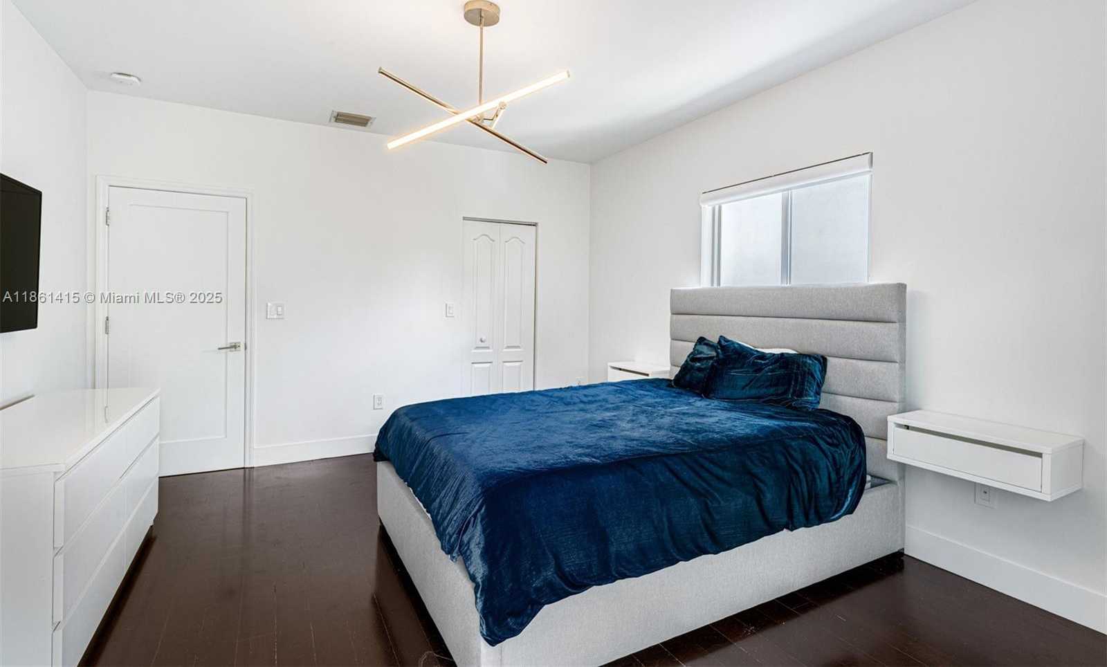 Small Image of 3053 ORANGE ST #3053, Miami Number 13