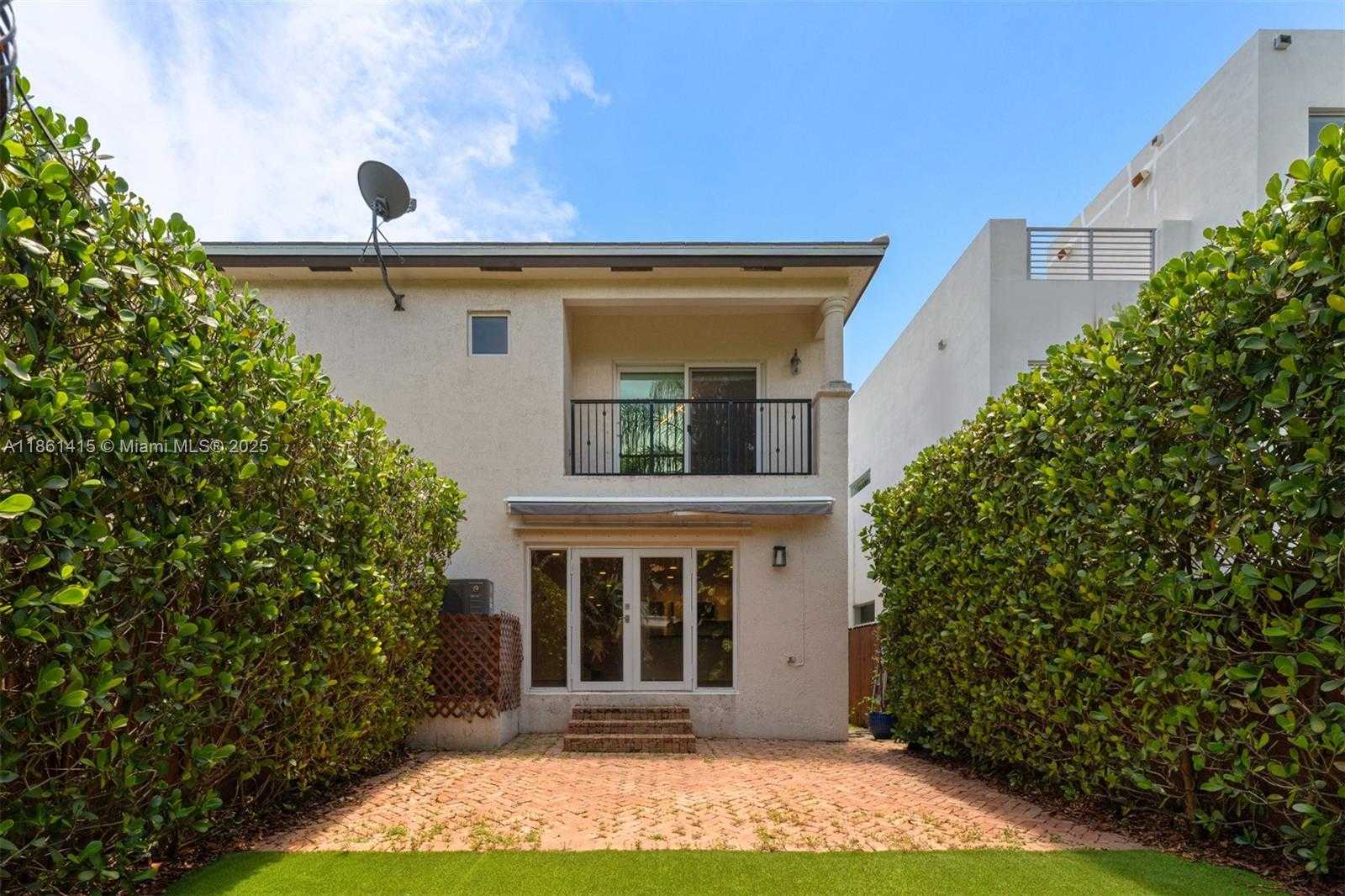 Small Image of 3053 ORANGE ST #3053, Miami Number 22