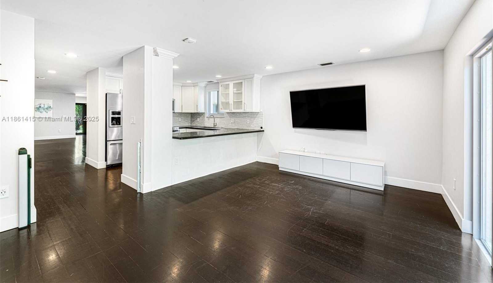Small Image of 3053 ORANGE ST #3053, Miami Number 3