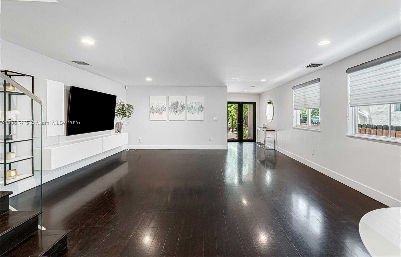 Small Image of 3053 ORANGE ST #3053, Miami Number 4