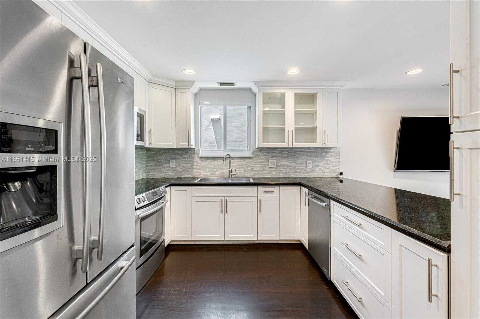 Small Image of 3053 ORANGE ST #3053, Miami Number 9