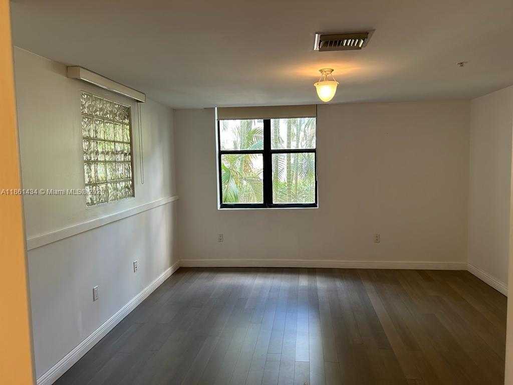 Small Image of 888 SOUTH DOUGLAS RD #116, Coral Gables Number 5
