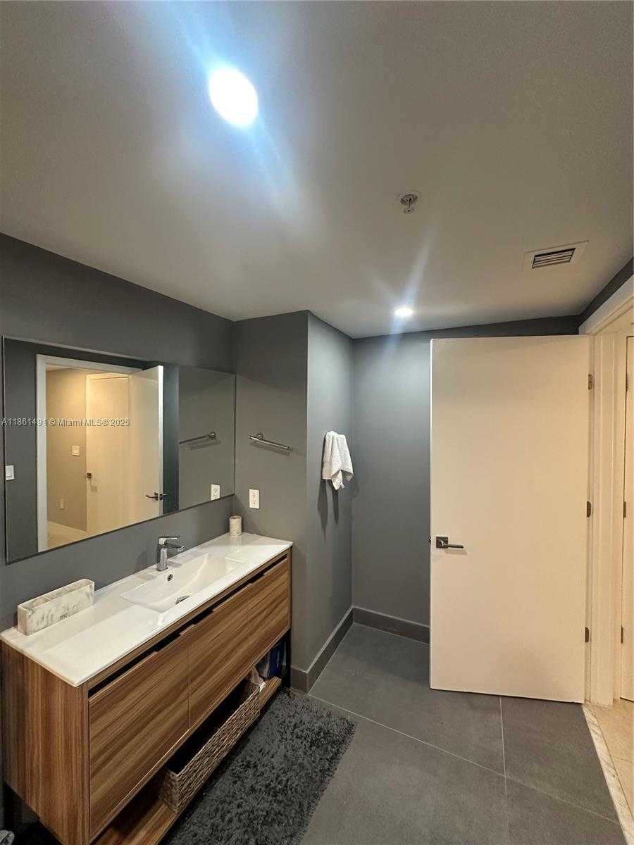 Small Image of 3250 NORTH EAST 1ST AVE #818, Miami Number 13