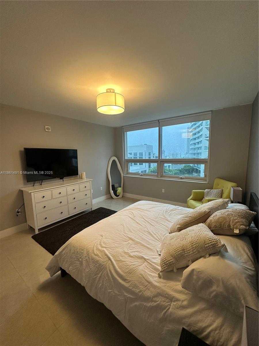 Small Image of 3250 NORTH EAST 1ST AVE #818, Miami Number 17