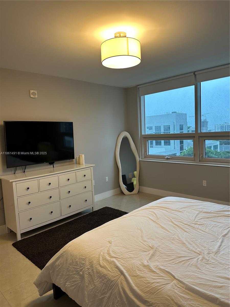 Small Image of 3250 NORTH EAST 1ST AVE #818, Miami Number 21