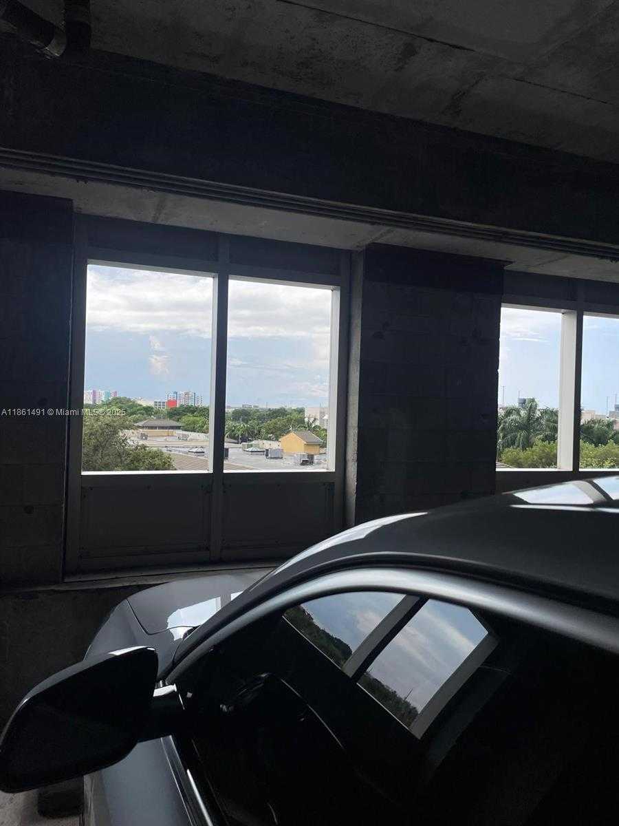 Small Image of 3250 NORTH EAST 1ST AVE #818, Miami Number 4