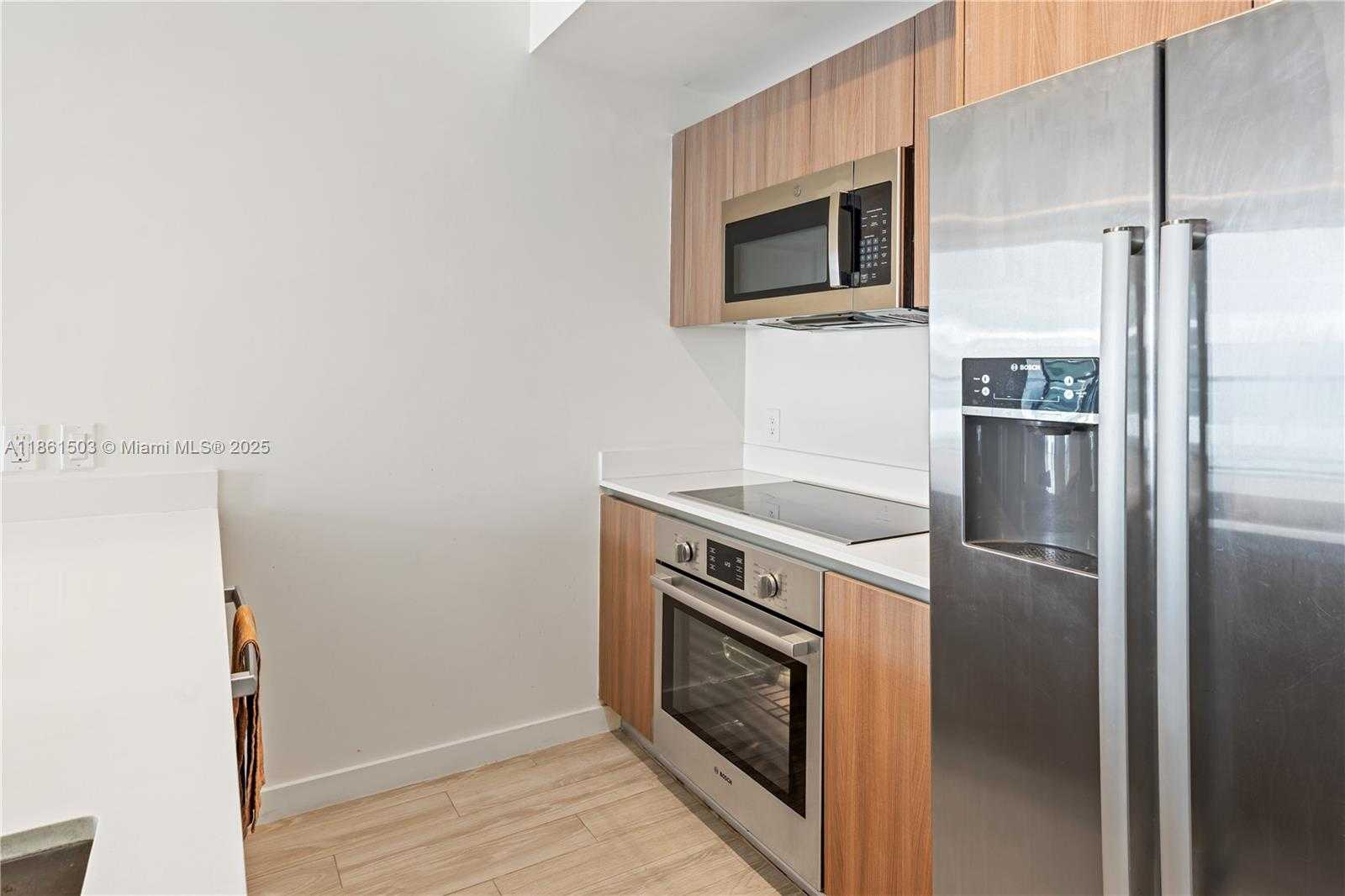 Small Image of 201 SOUTH WEST 17TH RD #502, Miami Number 6