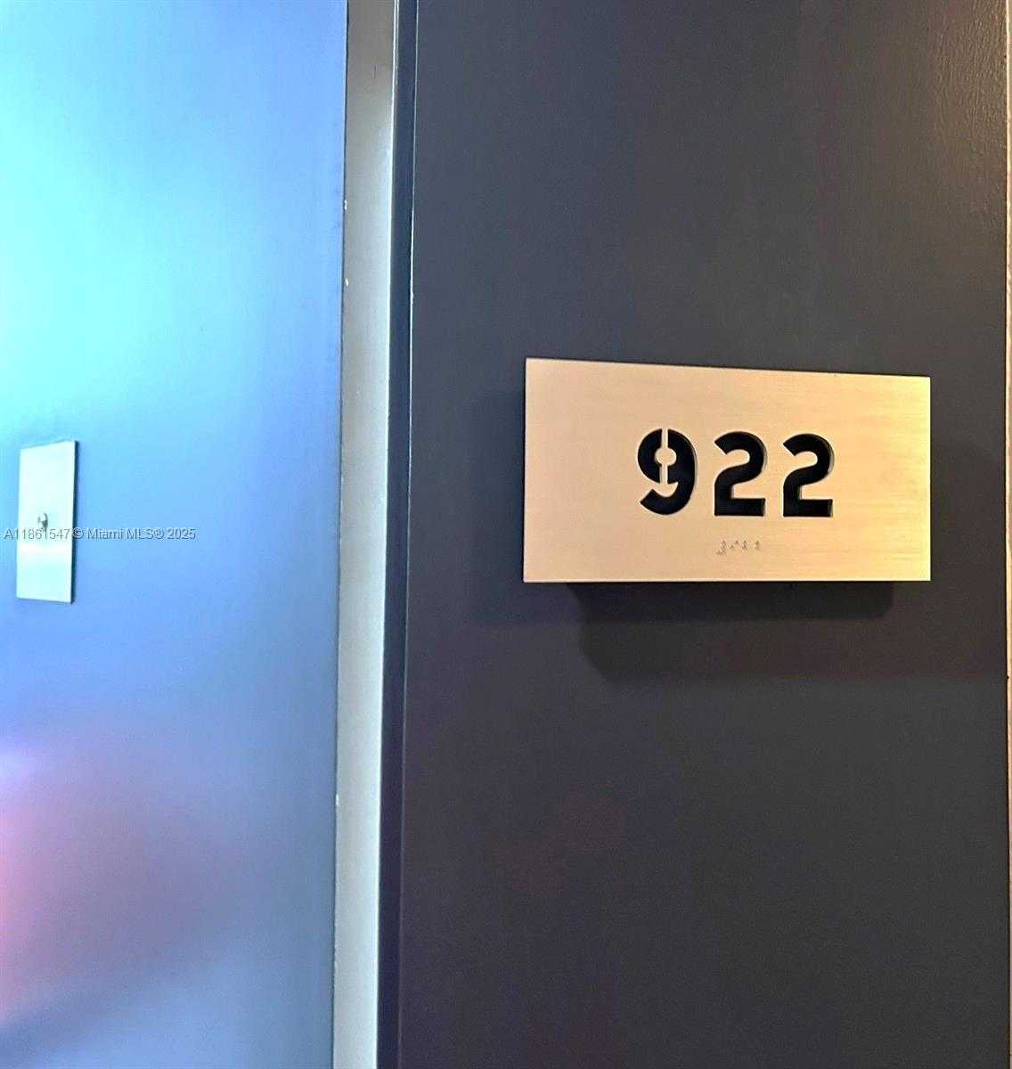 Small Image of 1000 WEST AVE #922, Miami Beach Number 2