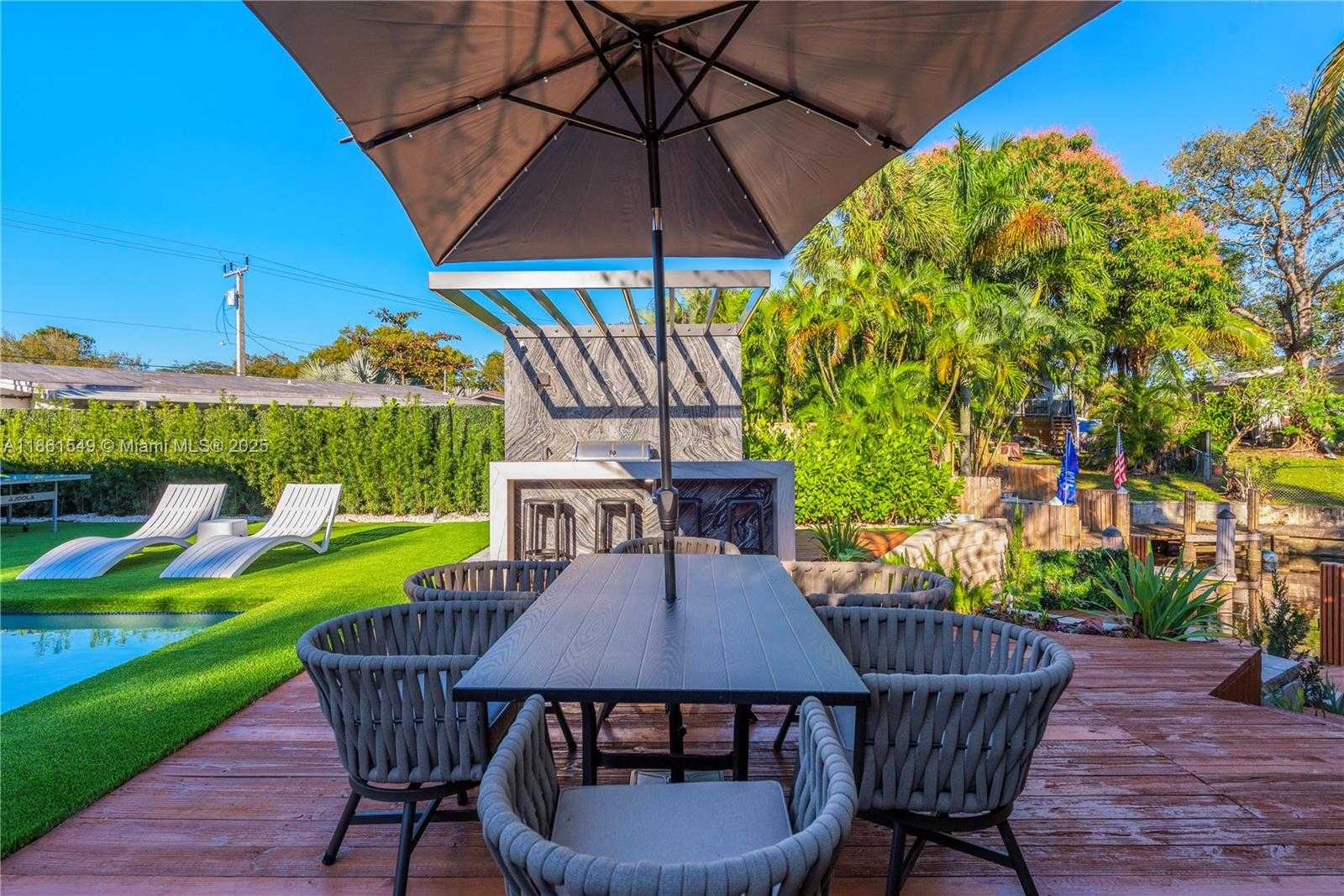 Small Image of 2406 NASSAU LN, Fort Lauderdale Number 11