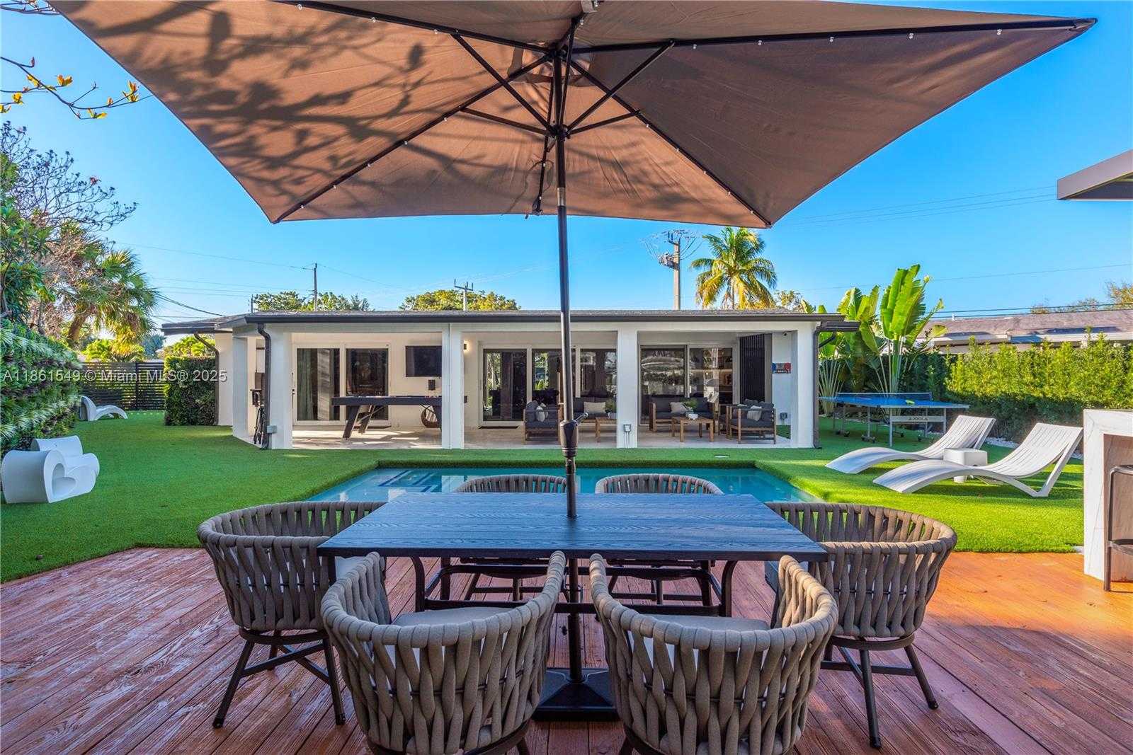 Small Image of 2406 NASSAU LN, Fort Lauderdale Number 12