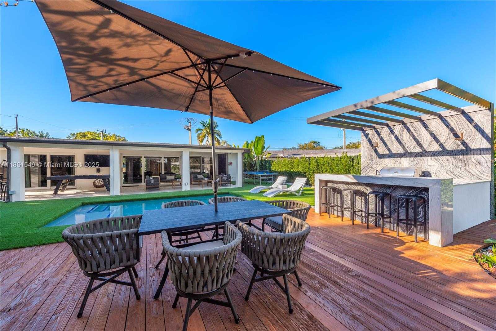 Small Image of 2406 NASSAU LN, Fort Lauderdale Number 13