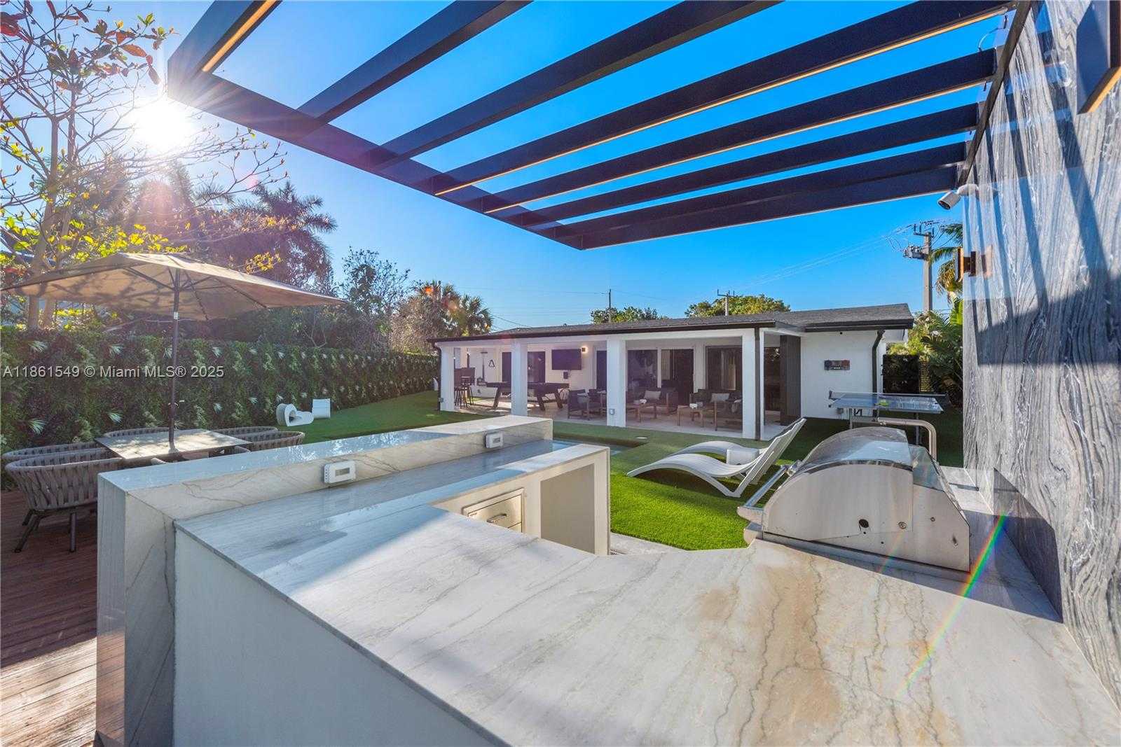 Small Image of 2406 NASSAU LN, Fort Lauderdale Number 15