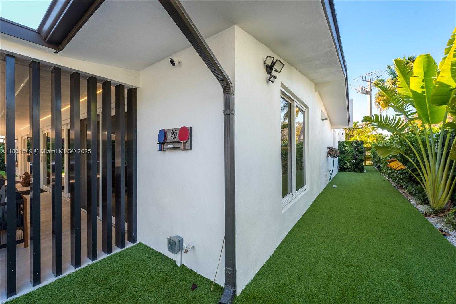 Small Image of 2406 NASSAU LN, Fort Lauderdale Number 17