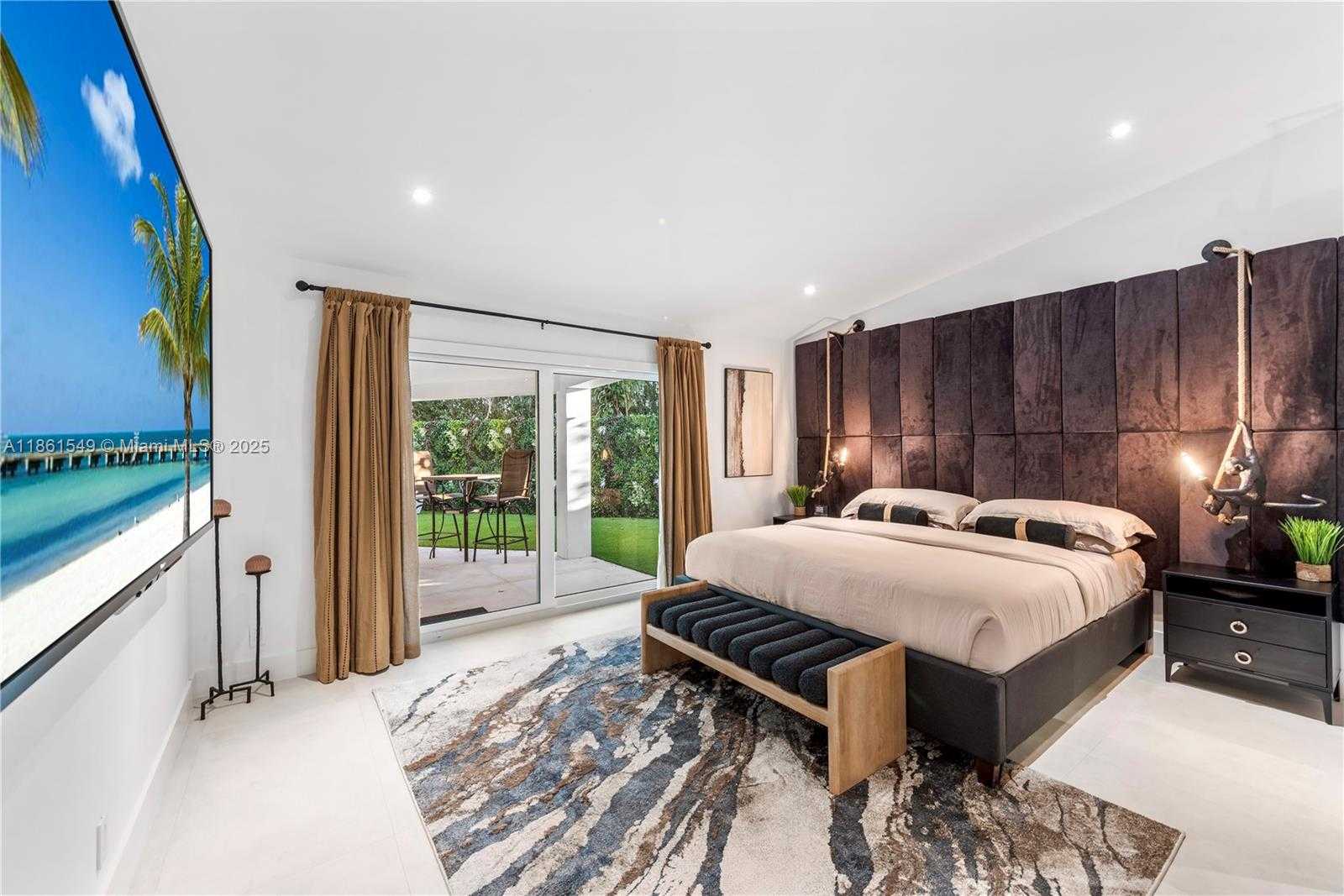 Small Image of 2406 NASSAU LN, Fort Lauderdale Number 34