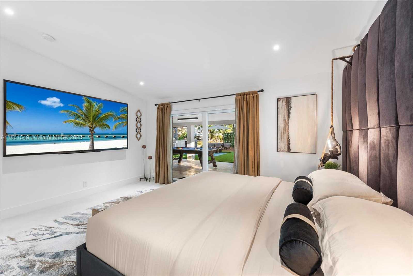 Small Image of 2406 NASSAU LN, Fort Lauderdale Number 35