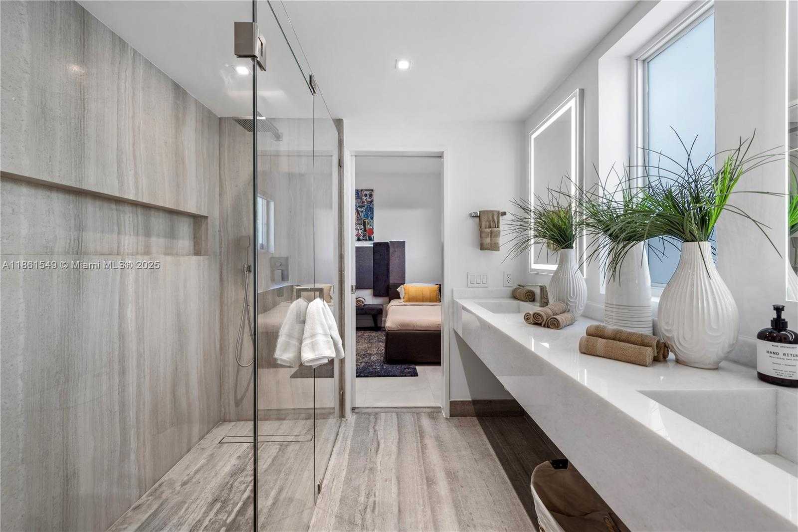 Small Image of 2406 NASSAU LN, Fort Lauderdale Number 45